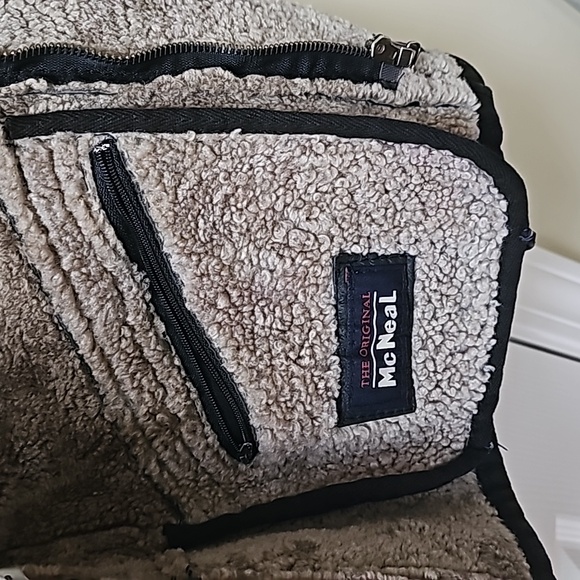 As new condition Man's Leather jacket  Lanb shear liner - Picture 2 of 5